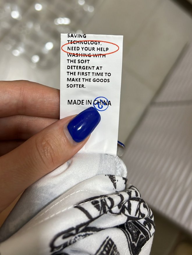 На бирках одежды бренда Shein портные оставляют мольбы о помощи
