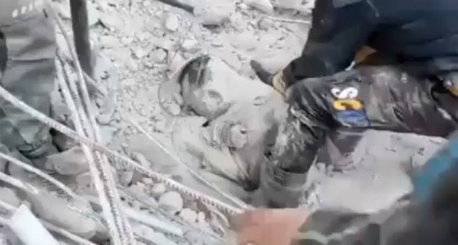 В Сирии из под завалов спасли мальчика спустя несколько суток после землетрясения